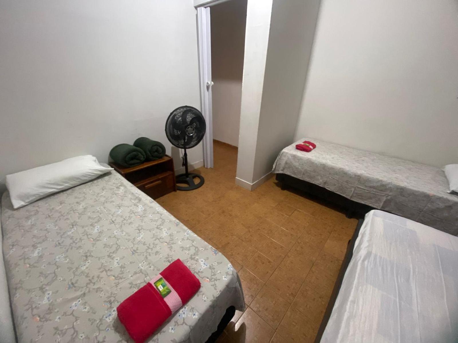 Casas De Temporadas - Hotel Recanto Do Sossego Uberlândia Habitación foto